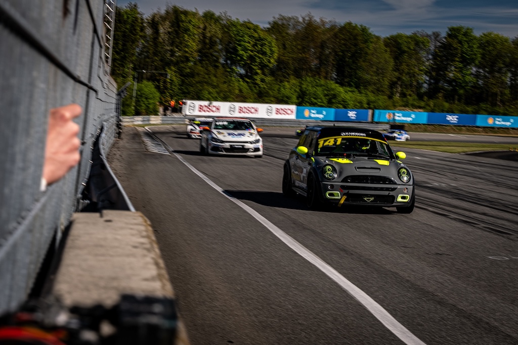 Føringen i division 1 forsvandt for Jørgensen Motorsport, så sejren i stedet gik til ATR Racing.
(Foto: Grippo)